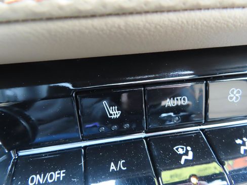 New 2025 Chevrolet Equinox ACTIV w/ Safety and Technology Package image 31