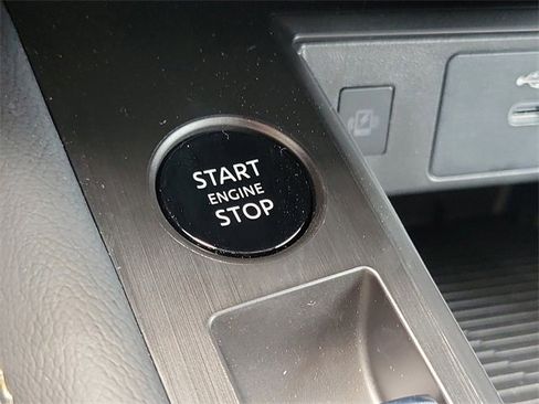 New 2025 Nissan Kicks SV image 13