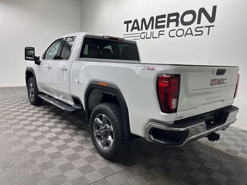 New 2026 GMC Sierra 2500 SLE AWD/4WD image 3