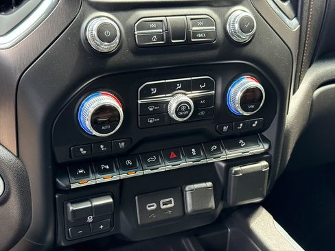 Used 2020 GMC Sierra 1500 AT4 w/ AT4 Premium Package AWD/4WD image 26