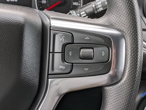 Used 2025 Chevrolet Blazer LT FWD image 19