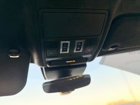 Used 2020 Jaguar XF Checkered Flag image 28