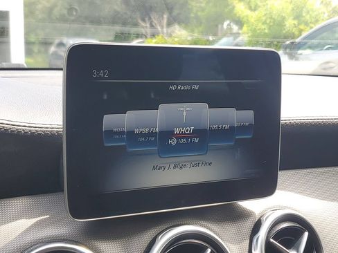 Used 2020 Mercedes-Benz GLA 250 4MATIC w/ Convenience Package image 28