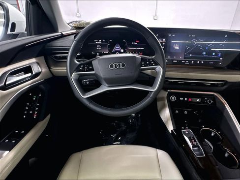 Used 2025 Audi Q5 Premium AWD/4WD image 8