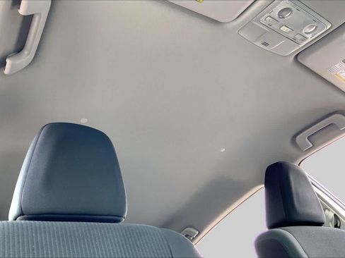 Used 2014 Toyota RAV4 LE FWD image 14