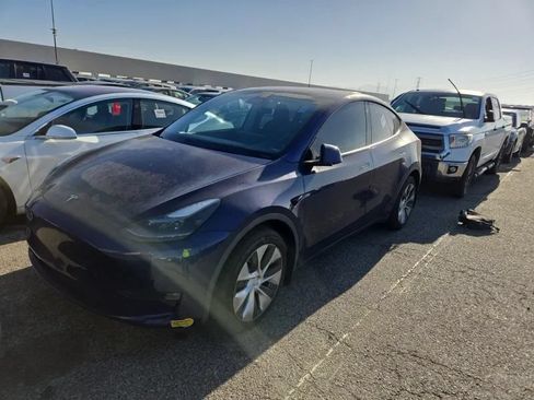 Used 2022 Tesla Model Y Long Range AWD/4WD image 1