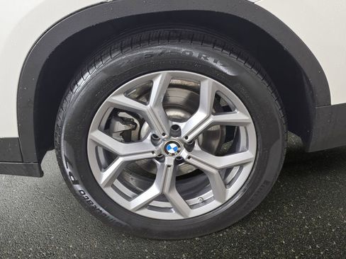 Certified 2025 BMW X4 xDrive30i w/ Premium Package AWD/4WD image 38