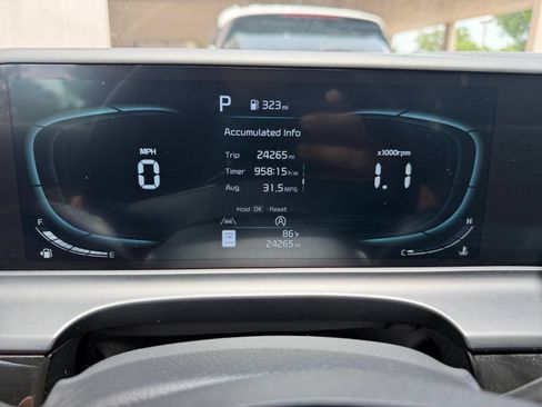 Used 2025 Kia Seltos S FWD image 35