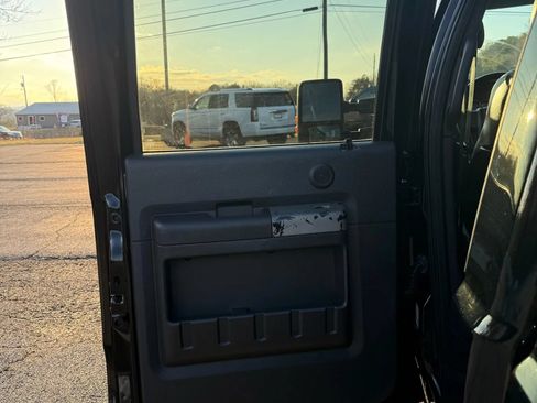 Used 2016 Ford F250 Lariat w/ Lariat Ultimate Package AWD/4WD image 46