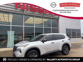 Used 2025 Nissan Rogue S video 1