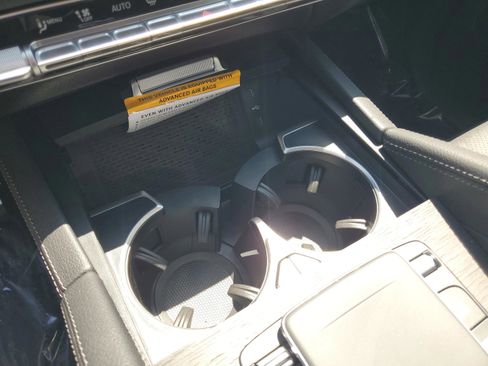 Certified 2026 Mercedes-Benz GLS 450 4MATIC image 24
