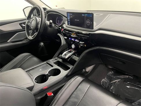 Used 2025 Acura MDX w/ Technology Package image 11