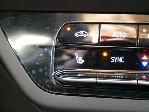 Used 2023 Buick Envision Preferred AWD/4WD image 21