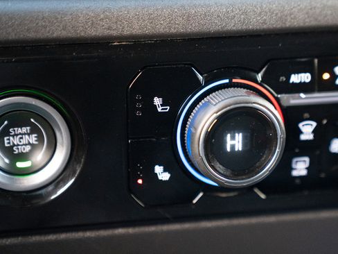 Used 2022 Chevrolet Silverado 1500 LT image 31