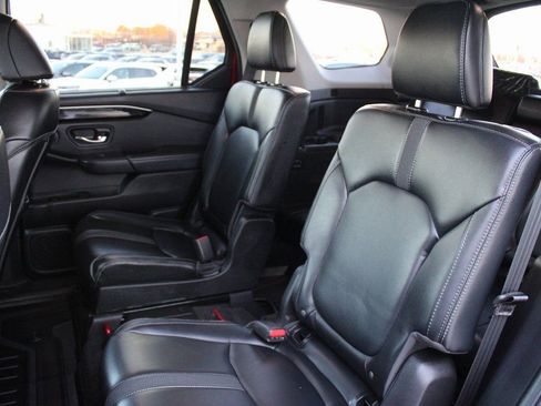 Used 2023 Honda Pilot Touring image 26