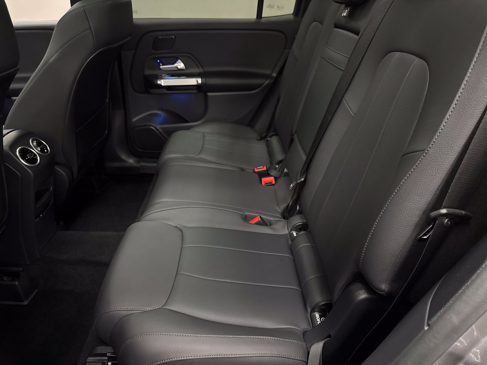 Used 2026 Mercedes-Benz GLB 250 image 27
