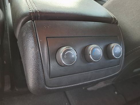 Used 2017 Chevrolet Traverse LT w/ Style and Technology Package FWD image 21