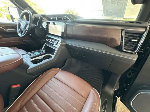 Certified 2025 GMC Sierra 2500 Denali Ultimate AWD/4WD image 30
