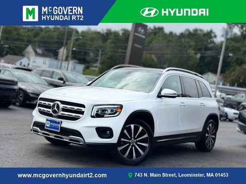 Used 2023 Mercedes-Benz GLB 250 4MATIC w/ Premium Package image 1