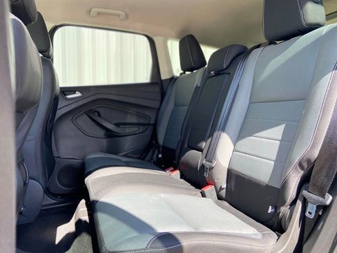 Used 2016 Ford Escape SE FWD image 18