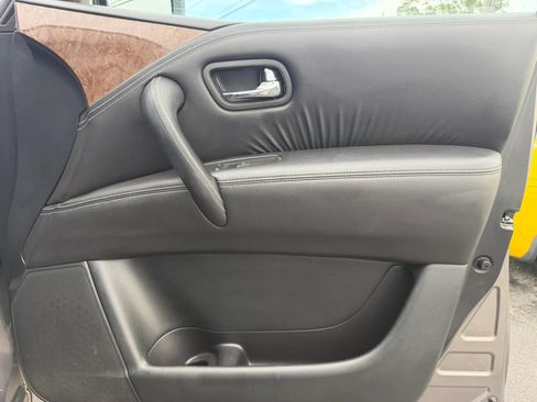 Used 2015 INFINITI QX80 4WD w/ Theater Package image 25