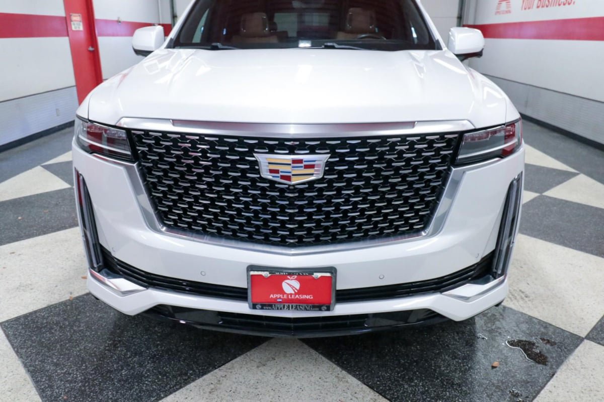 Used 2023 Cadillac Escalade Premium Luxury w/ Performance Package RWD image 4