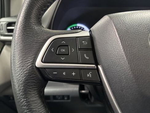 Used 2024 Toyota Sienna XLE image 27