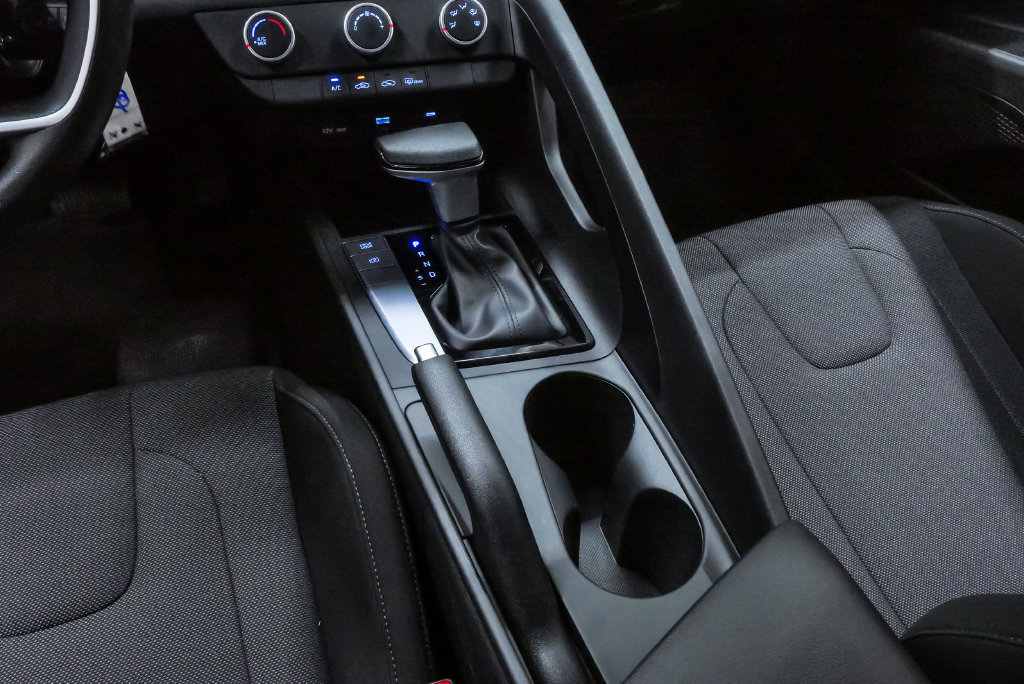 Certified 2026 Hyundai Elantra SE FWD image 18