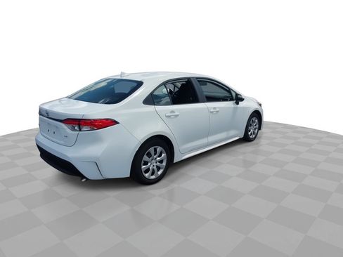 Used 2025 Toyota Corolla LE FWD image 8