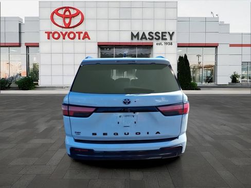Used 2023 Toyota Sequoia Platinum image 4