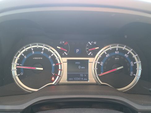 Used 2015 Toyota 4Runner SR5 AWD/4WD image 10