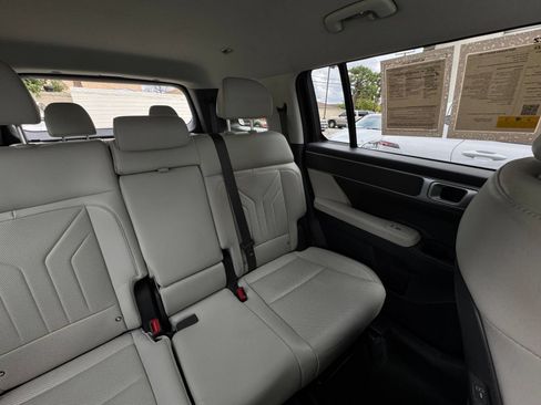 Used 2025 Hyundai Santa Fe SEL FWD image 38