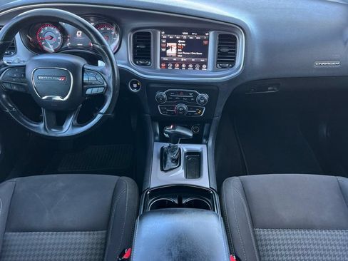 Used 2019 Dodge Charger SXT w/ Blacktop Package AWD/4WD image 16