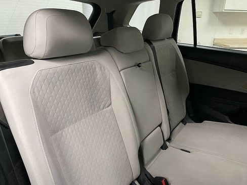 Used 2019 Volkswagen Tiguan S image 17