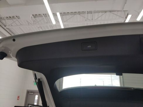 New 2026 Volkswagen Tiguan SE AWD/4WD image 19