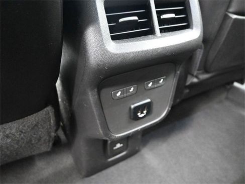 Used 2018 GMC Terrain Denali w/ Advanced Safety Package image 16