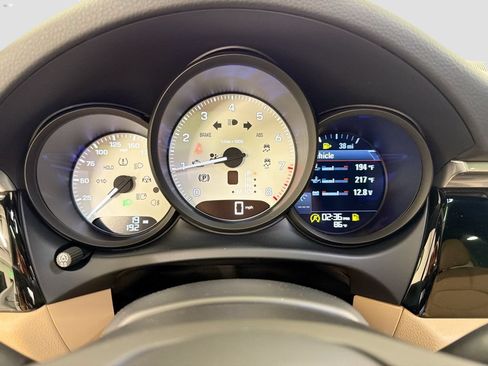 New 2026 Porsche Macan AWD/4WD image 13