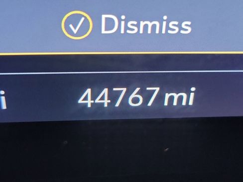 Used 2022 Buick Envision Essence w/ Safety Package image 41