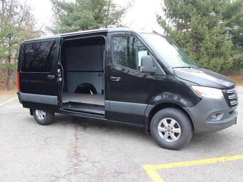 Used 2020 Mercedes-Benz Sprinter 2500 image 27