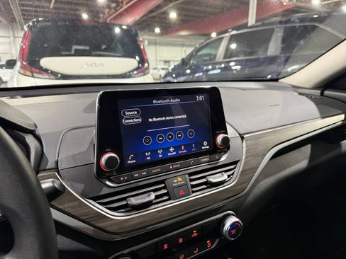 Used 2025 Nissan Altima 2.5 SV image 20