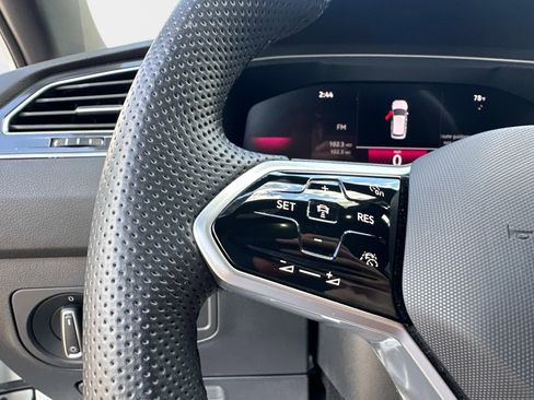 Certified 2024 Volkswagen Tiguan SE R-Line image 28