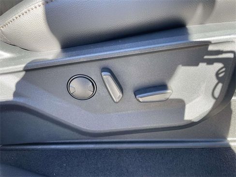 New 2026 Ford F250 Lariat w/ Black Appearance Package image 32