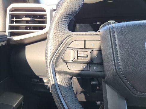 Used 2025 Toyota Sequoia 4WD image 21