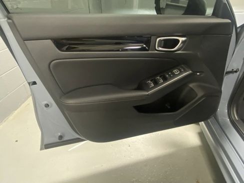 Used 2022 Honda Civic Touring image 7