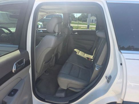 Used 2012 Jeep Grand Cherokee Laredo RWD image 7