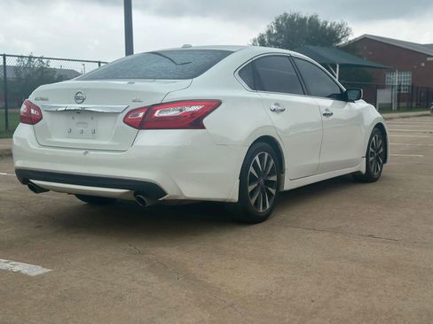 Used 2016 Nissan Altima 2.5 SL w/ 2.5 Technology w/LED Package image 9