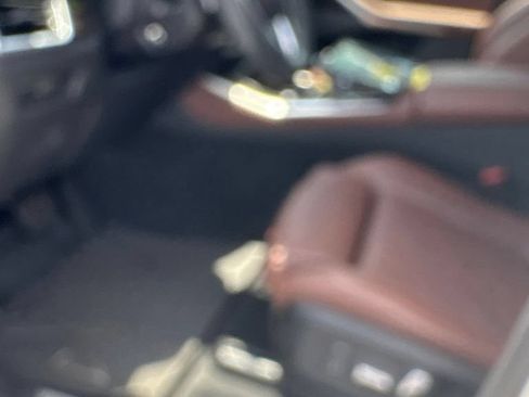 Used 2023 BMW X5 xDrive40i w/ Premium Package AWD/4WD image 2