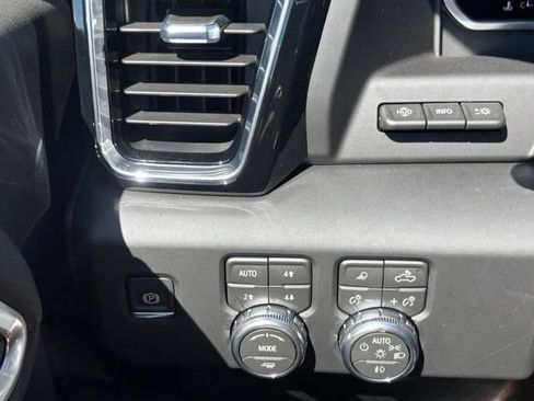 New 2026 GMC Sierra 2500 Denali w/ Denali Reserve Package AWD/4WD image 32