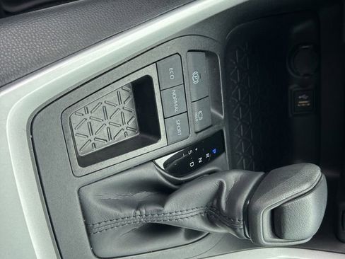 Used 2025 Toyota RAV4 XLE w/ Convenience Package FWD image 11