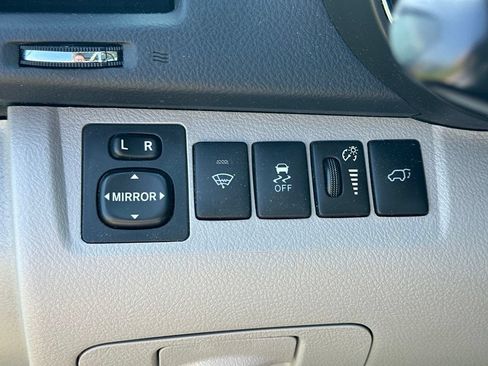 Used 2013 Toyota Highlander Limited AWD/4WD image 19